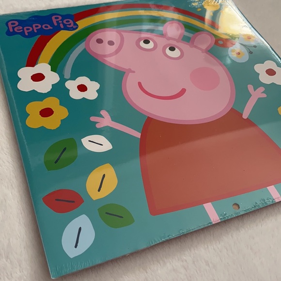 Peppa Pig | 2022 16-Month Wall Calendar - Picture 2 of 12